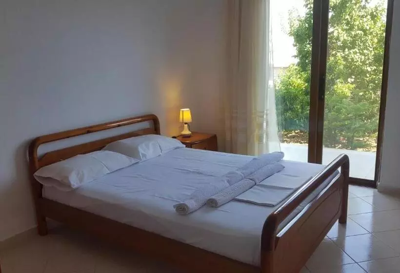 هتل Villa Zeneli