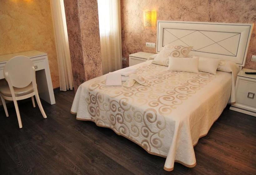 פנסיון Hostal Rabel