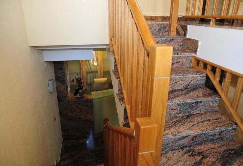 פנסיון Hostal Rabel