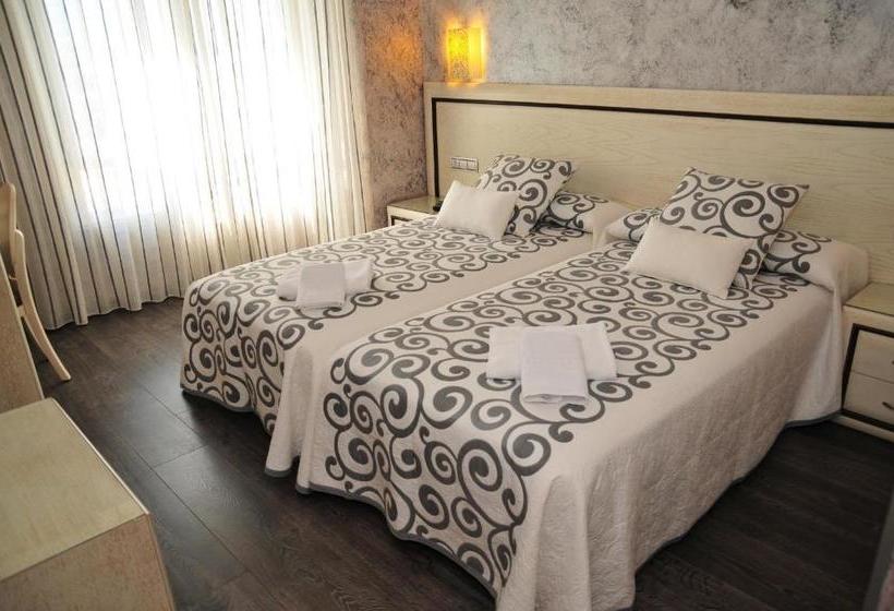 פנסיון Hostal Rabel