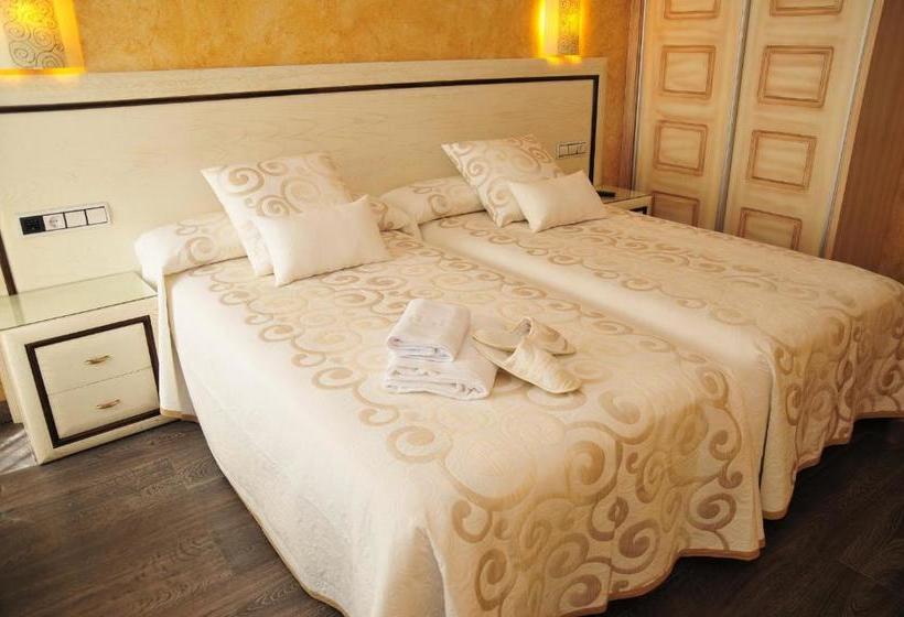 פנסיון Hostal Rabel