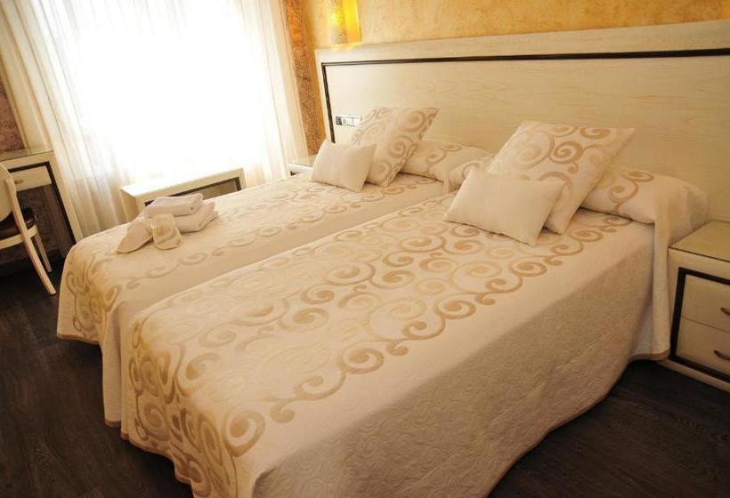 פנסיון Hostal Rabel