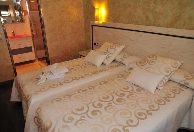 פנסיון Hostal Rabel