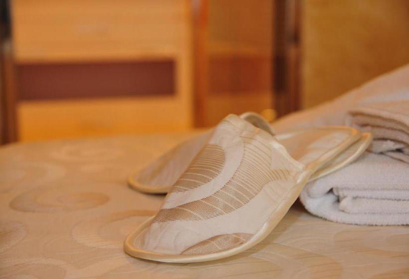 פנסיון Hostal Rabel