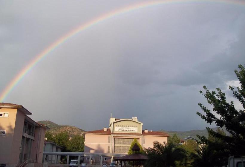 Selcuk Uygulama Oteli̇