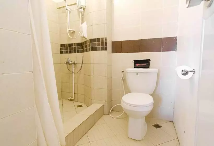 ホテル Reddoorz Plus Near Vigan Convention Center