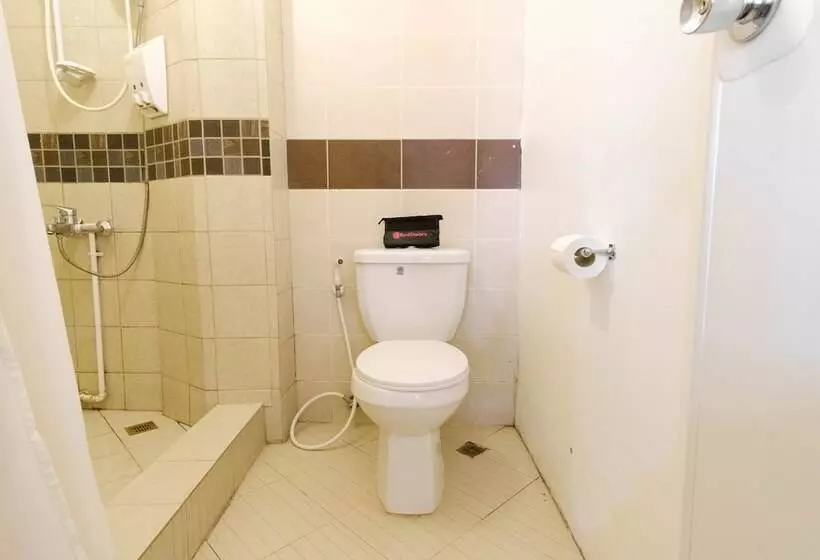 ホテル Reddoorz Plus Near Vigan Convention Center