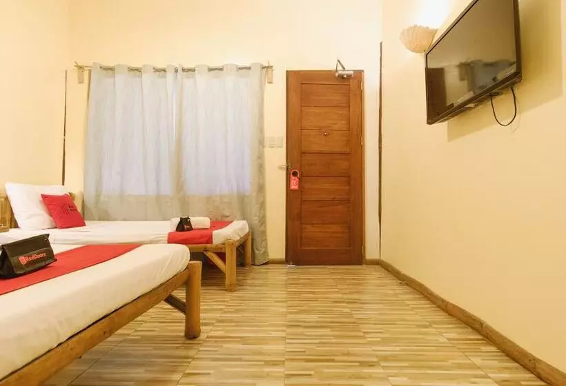 ホテル Reddoorz Plus Near Vigan Convention Center