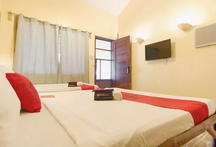 ホテル Reddoorz Plus Near Vigan Convention Center