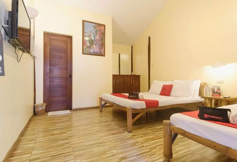ホテル Reddoorz Plus Near Vigan Convention Center