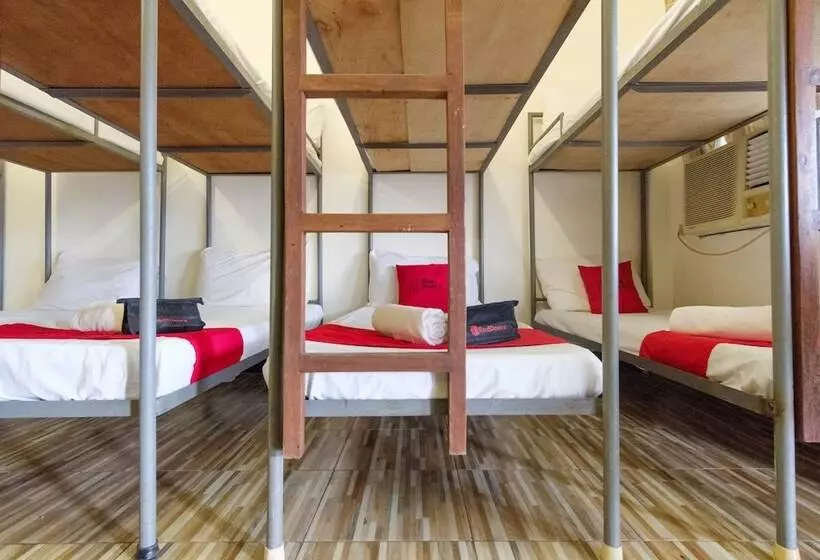 ホテル Reddoorz Plus Near Vigan Convention Center