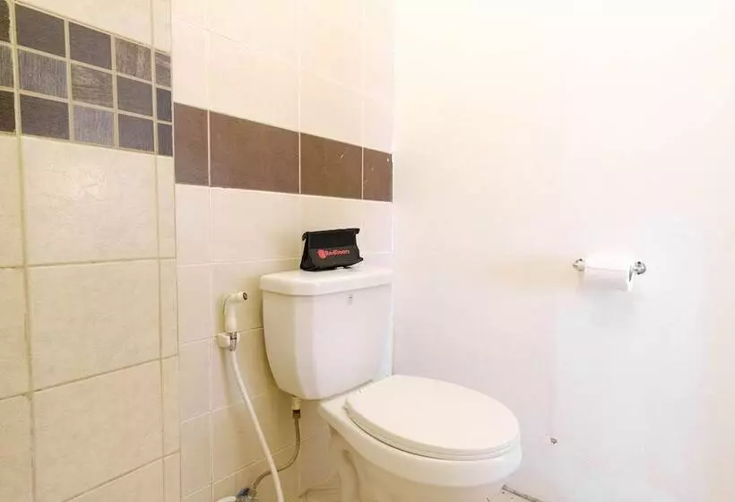 ホテル Reddoorz Plus Near Vigan Convention Center
