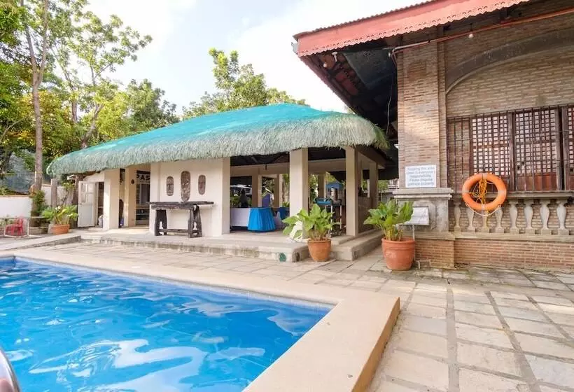 ホテル Reddoorz Plus Near Vigan Convention Center