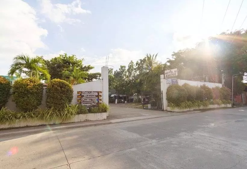 ホテル Reddoorz Plus Near Vigan Convention Center