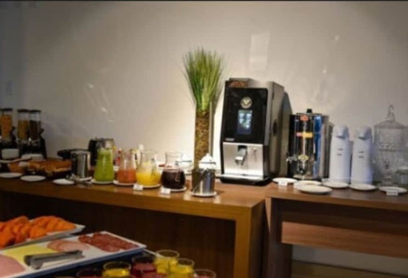 Advanced Hotel E Flats