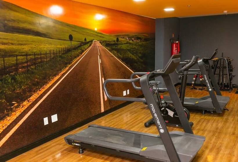 Advanced Hotel E Flats