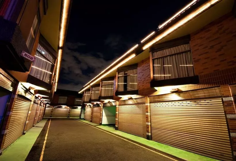 Beverly Commercial Motel