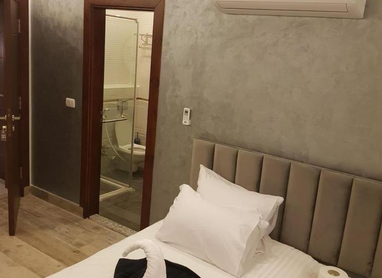 هتل Cleopatra Pyramids View