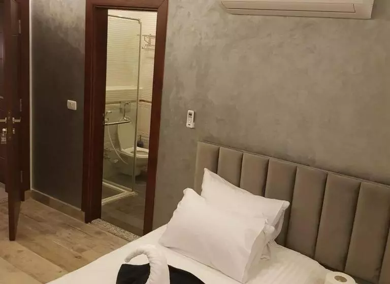 هتل Cleopatra Pyramids View