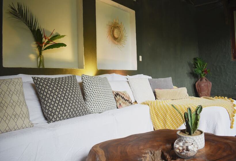 Pachamama Lodge   Hostel