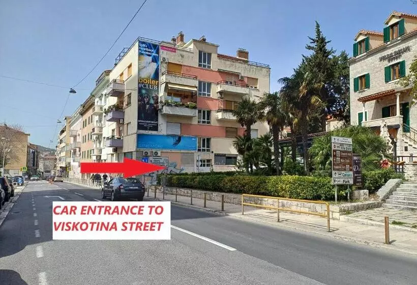 پانسیون Central Split Rooms And Apartments Paese