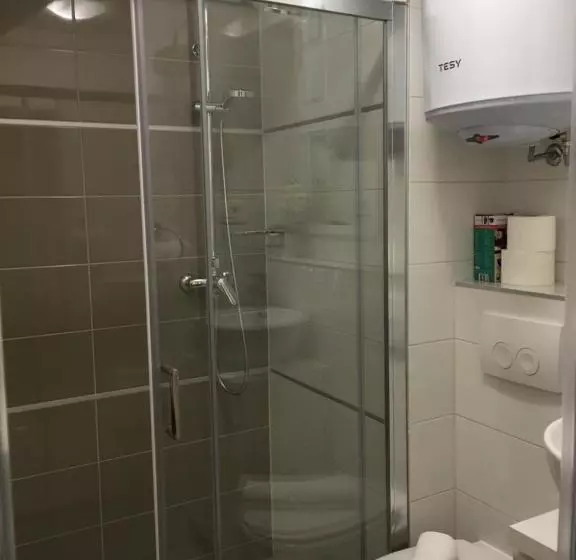 پانسیون Central Split Rooms And Apartments Paese