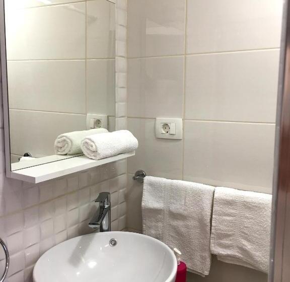 پانسیون Central Split Rooms And Apartments Paese