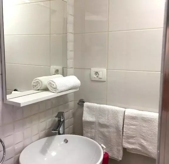 پانسیون Central Split Rooms And Apartments Paese