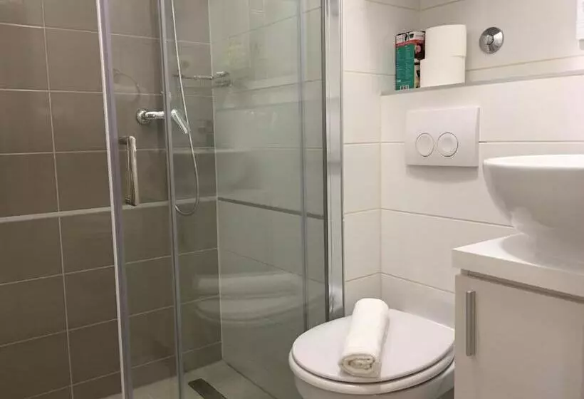 پانسیون Central Split Rooms And Apartments Paese