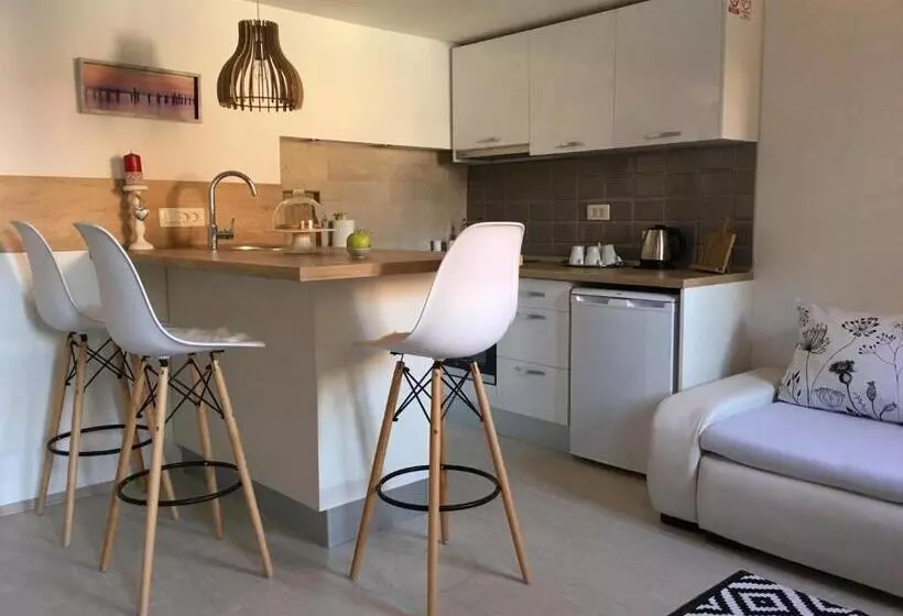 پانسیون Central Split Rooms And Apartments Paese