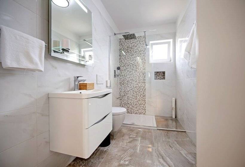 Apartment And Studio Tereza