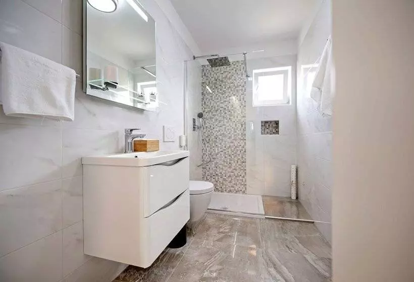 Apartment And Studio Tereza