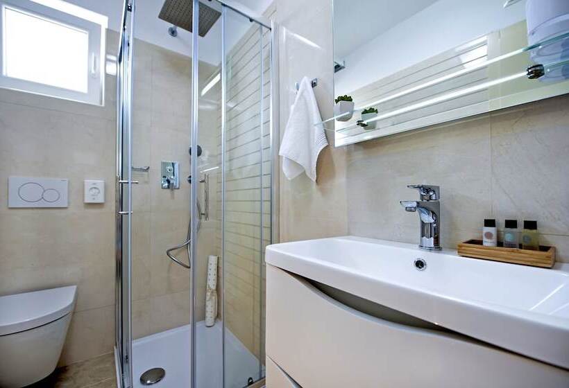 Apartment And Studio Tereza