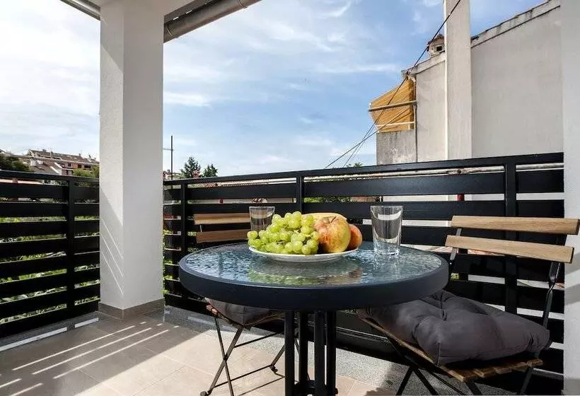 Apartment And Studio Tereza