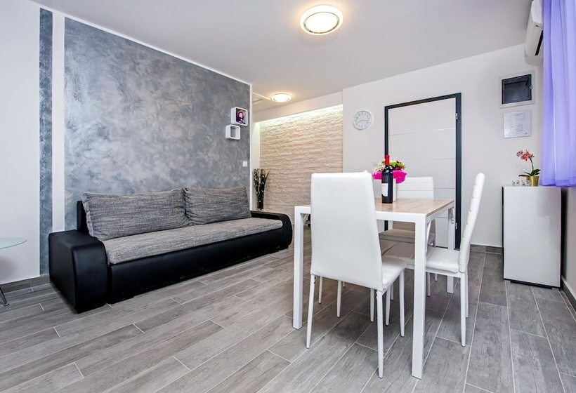 Apartment And Studio Tereza