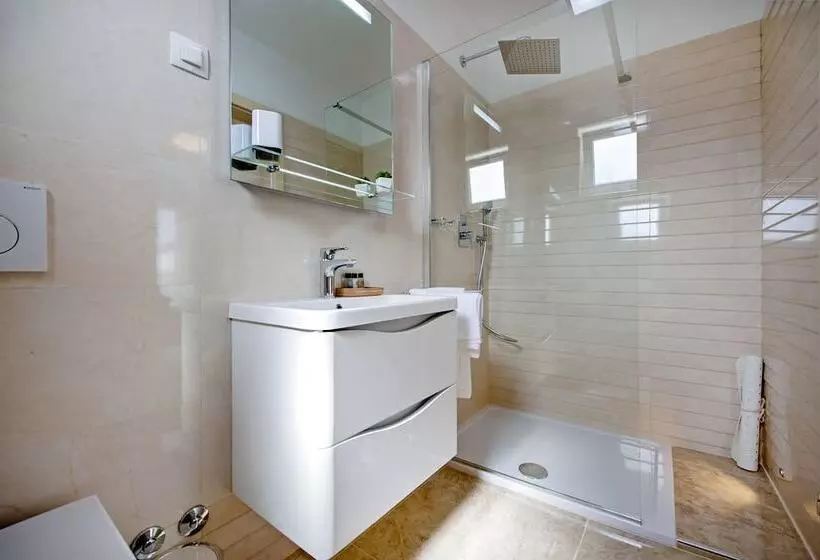 Apartment And Studio Tereza