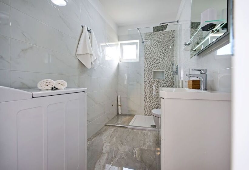 Apartment And Studio Tereza