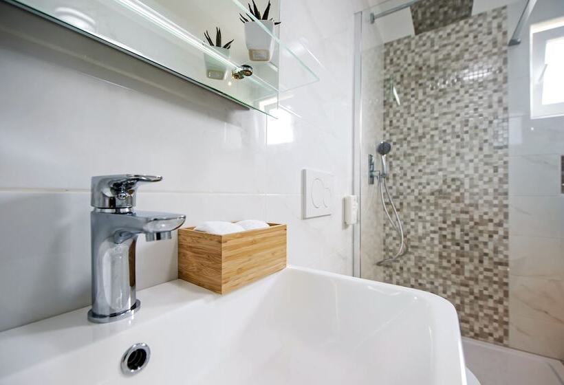 Apartment And Studio Tereza