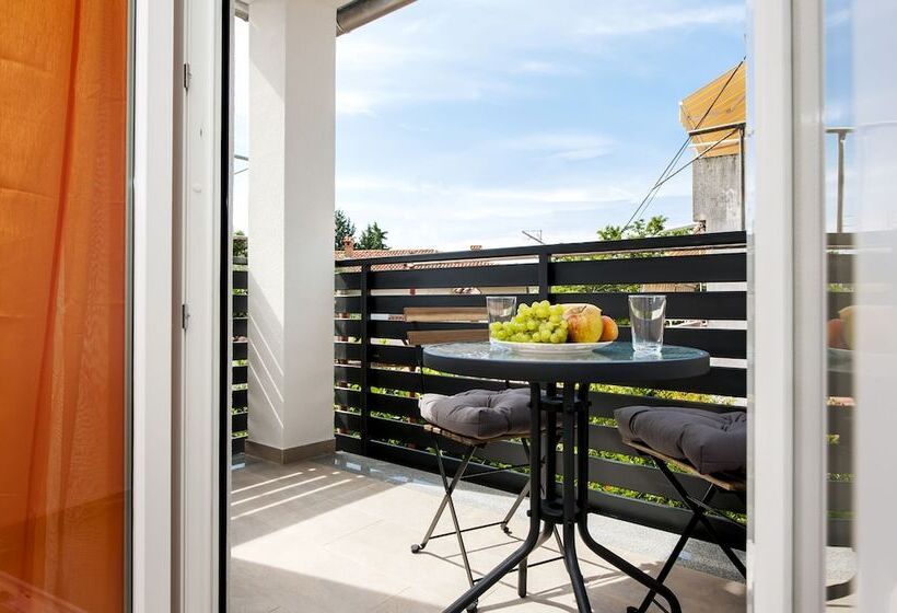 Apartment And Studio Tereza