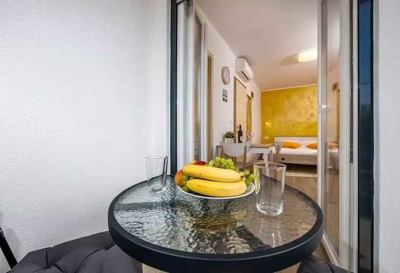 Apartment And Studio Tereza