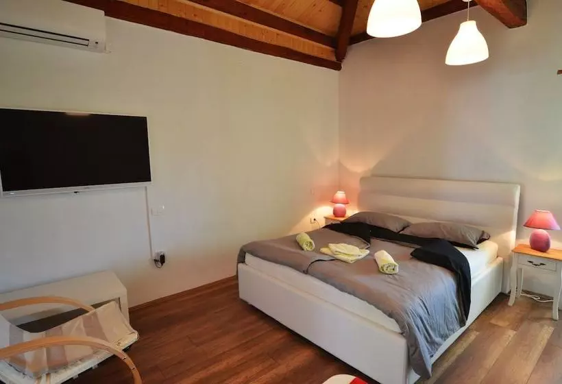 Graziella Apartment