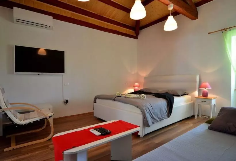 Graziella Apartment