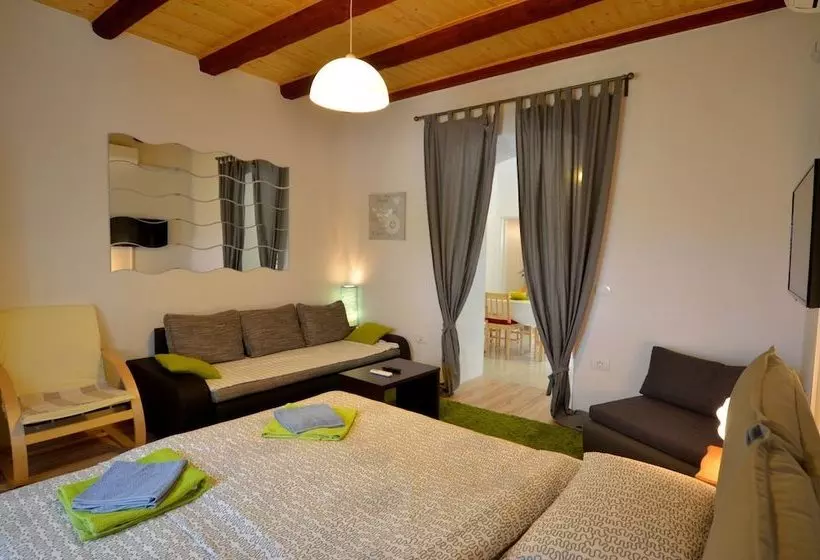 Graziella Apartment