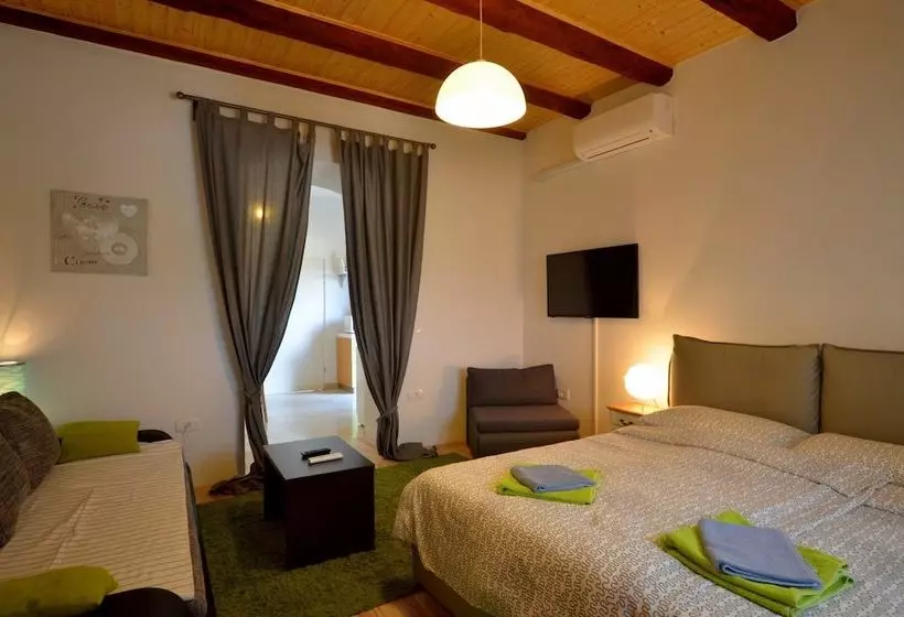 Graziella Apartment