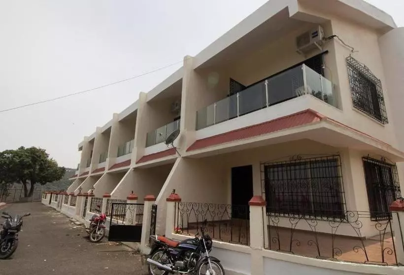 هتل Oyo 40747  Kings Land