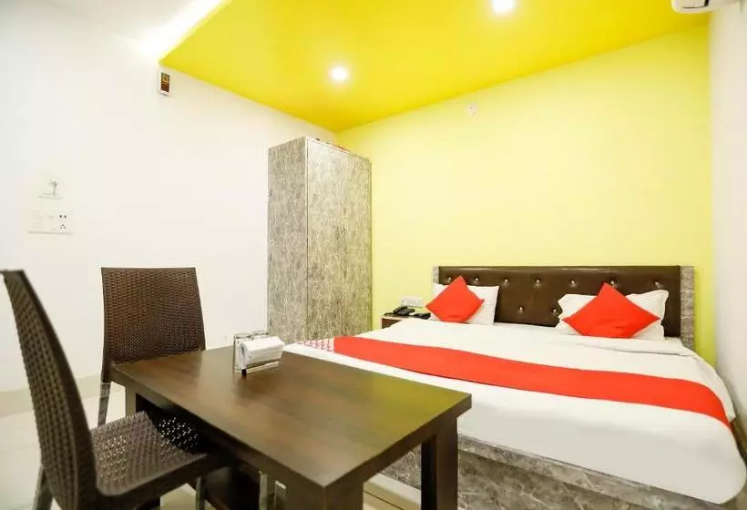 Hotelli Oyo 67162  Apple Inn
