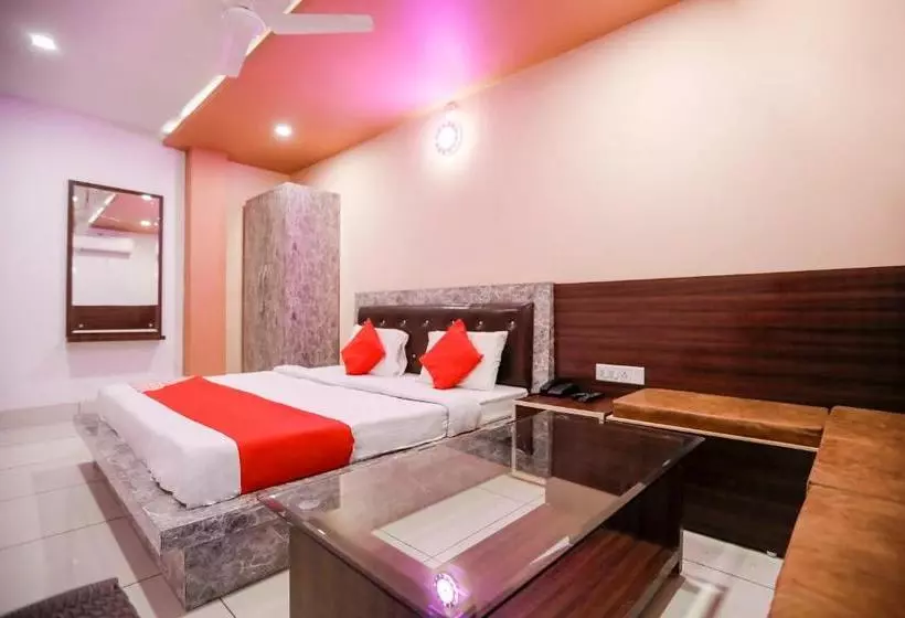 Hotelli Oyo 67162  Apple Inn