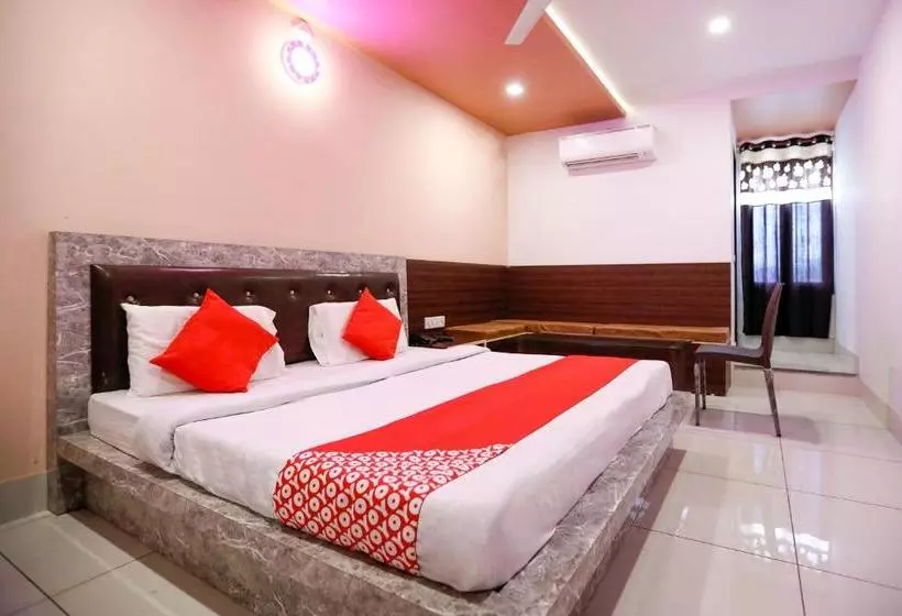 Hotelli Oyo 67162  Apple Inn