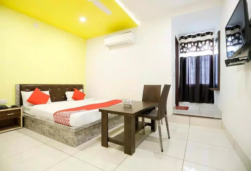 Hotelli Oyo 67162  Apple Inn
