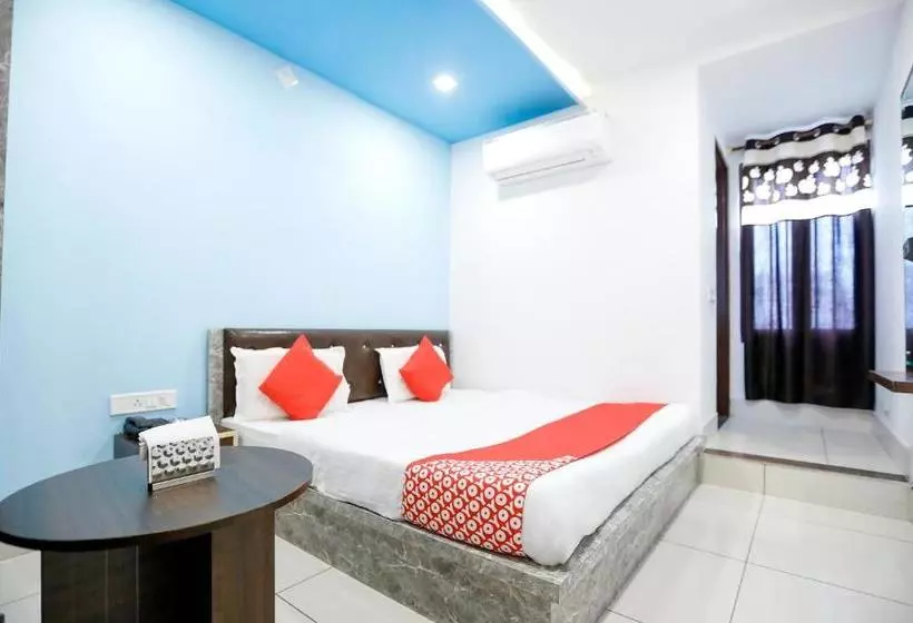 Hotelli Oyo 67162  Apple Inn
